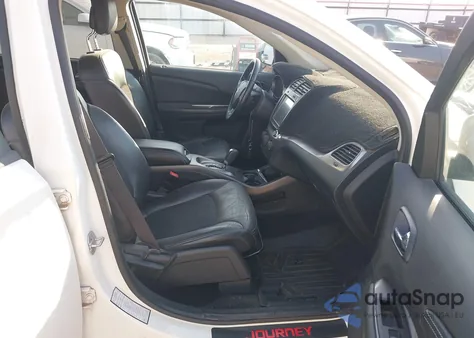 2018 Dodge Journey Crossroad z USA, uszkodzony, nr VIN 3C4PDCGG3JT379023